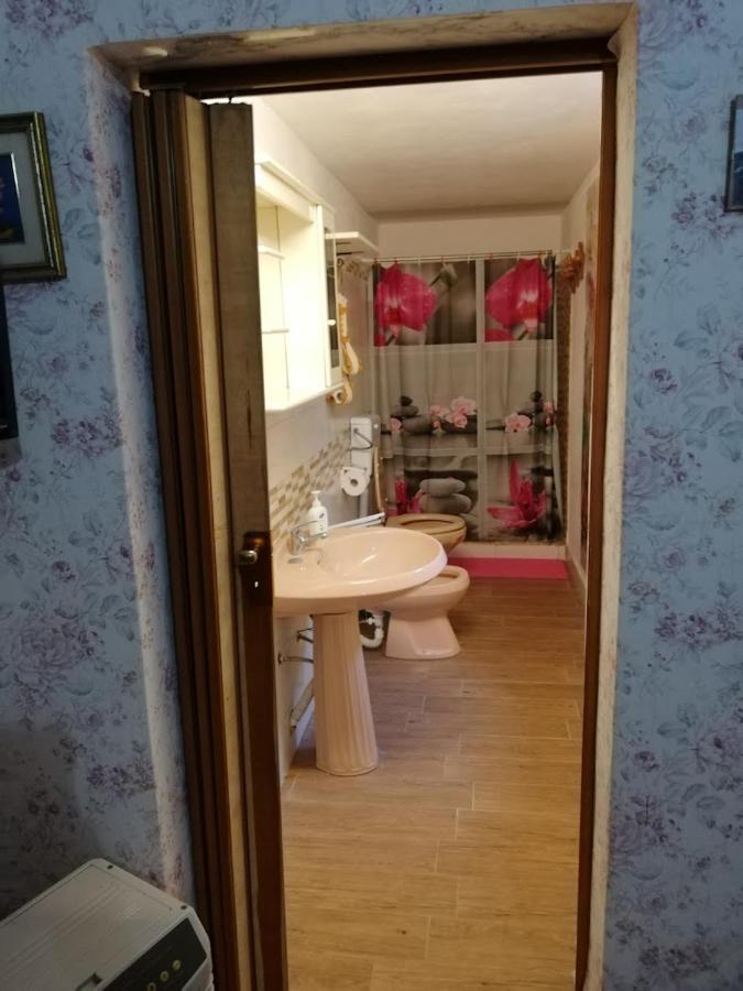 La Casa In Campagna Di Ottavia Alezio Exterior foto